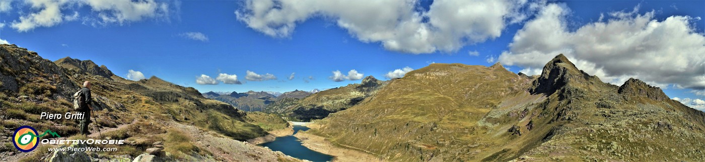 36 Dal Passo dei Laghi Gemelli scendiamo a sx per imboccare il sent. 216.jpg